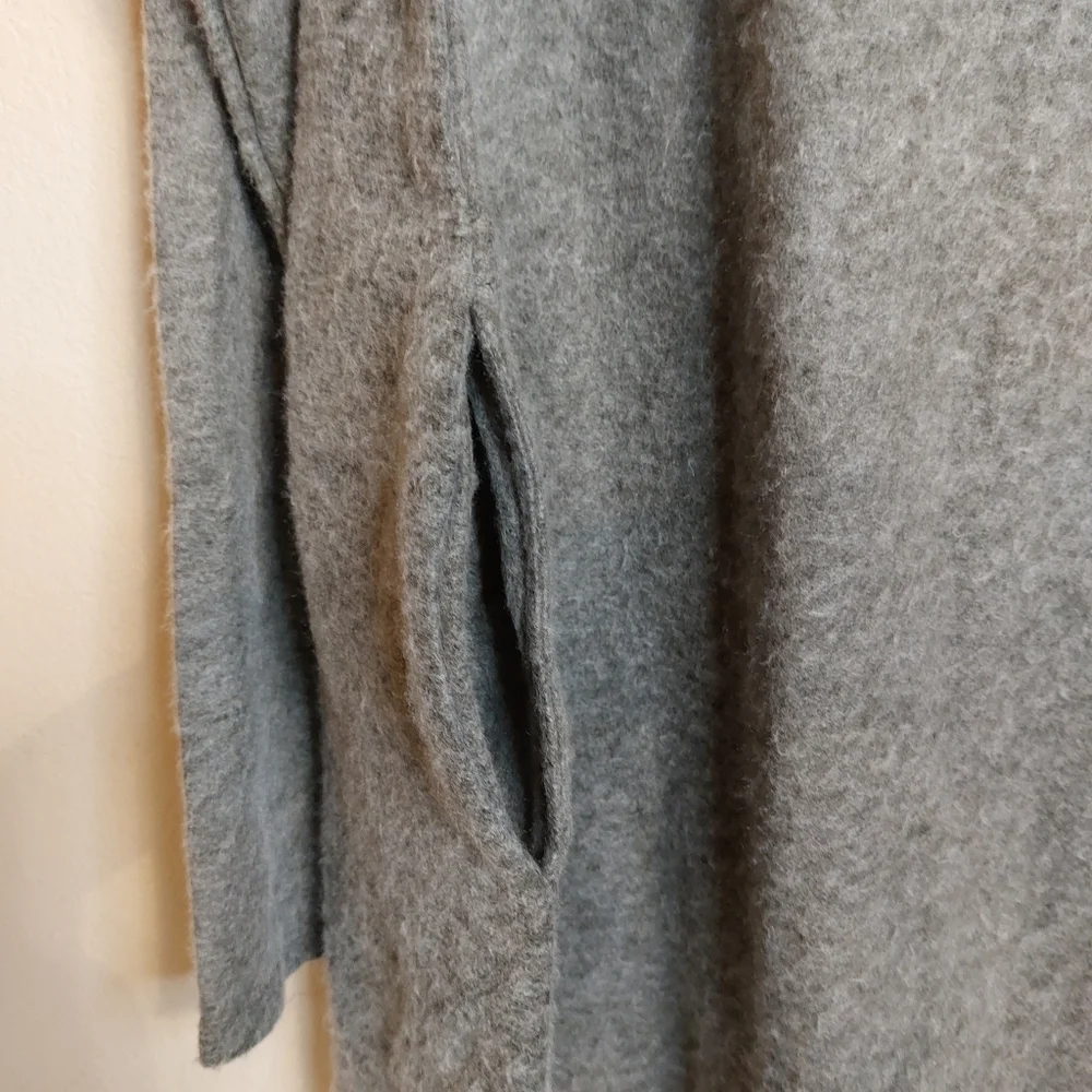 CHERISH LADIES LONG SLEEVE SWEATER size M